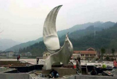景区广场镜面不锈钢抽象鸽子水景动物装饰雕塑