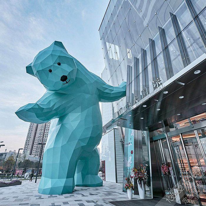 商场户外大型玻璃钢熊雕塑