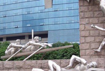 城市抽象不锈钢运动员雕塑