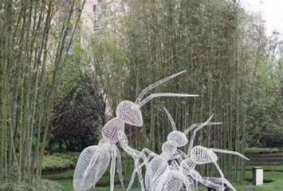 城市镂空不锈钢蚂蚁雕塑