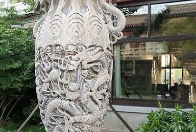 广场汉白玉浮雕花瓶雕塑