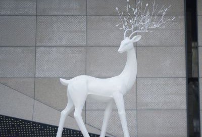 商场摆放玻璃钢鹿雕塑