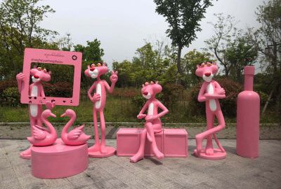 商场摆放卡通粉红豹玻璃钢雕塑