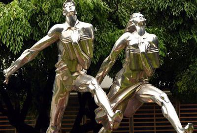 城市不锈钢跑步人物雕塑
